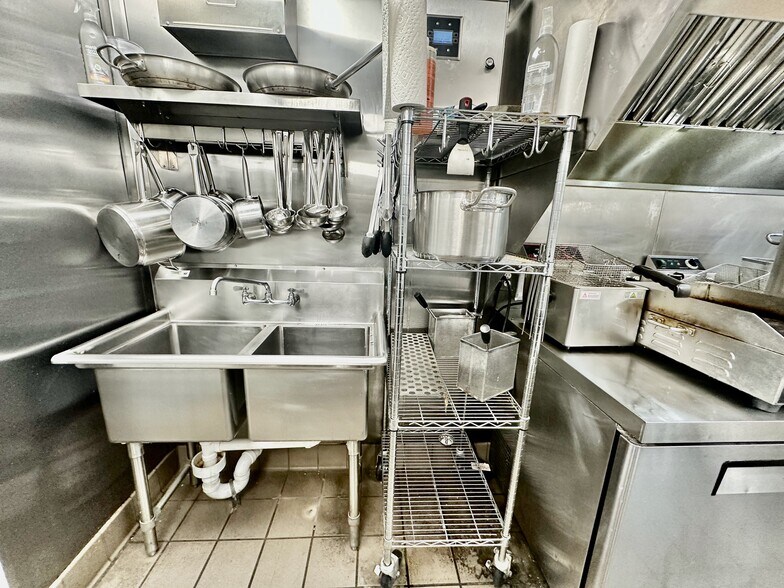 More Photos Of 135-141 Post Rd E, Westport Freestanding For Lease