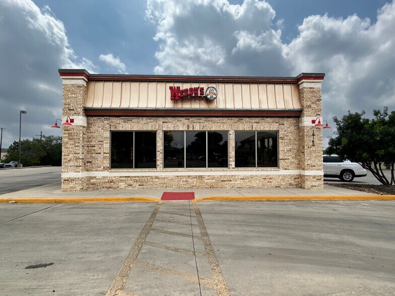 More Photos Of 19170 Stone Oak Pky, San Antonio Fast Food For Lease