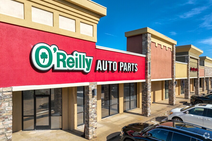 More Photos Of 3400-3502 S Broadway, Tyler Unknown For Lease