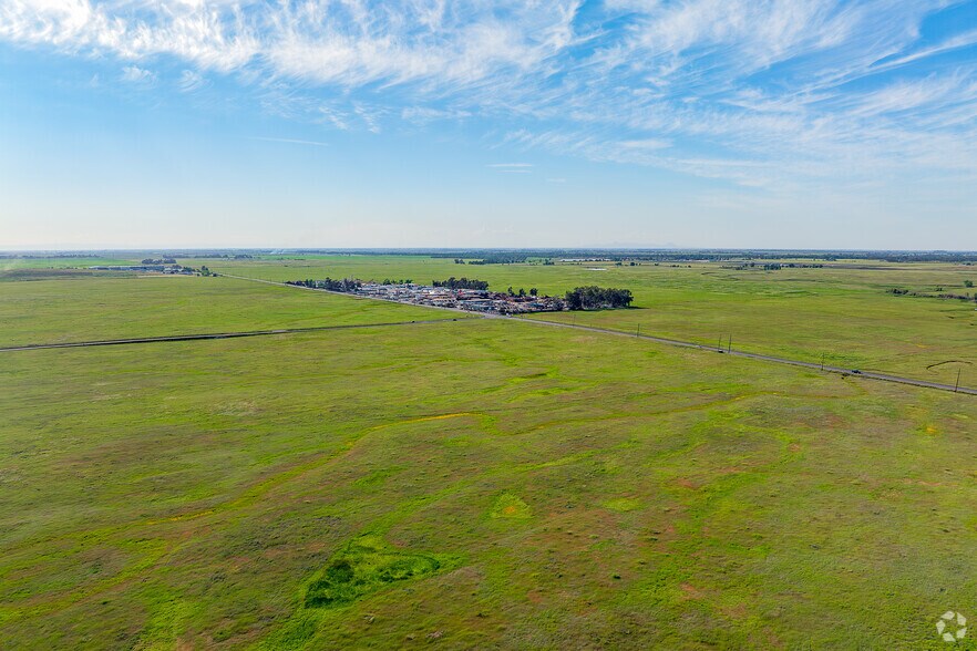 More Photos Of North Foothills Boulevard, Lincoln Warehouse For Lease