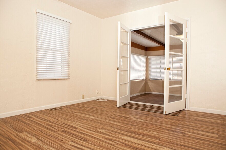 More Photos Of 117 E Fesler St, Santa Maria Office For Sale