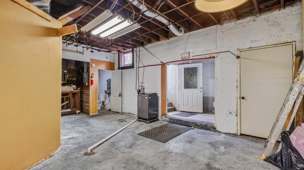 More Photos Of 110 W 2nd St N, Ladysmith General Retail For Sale