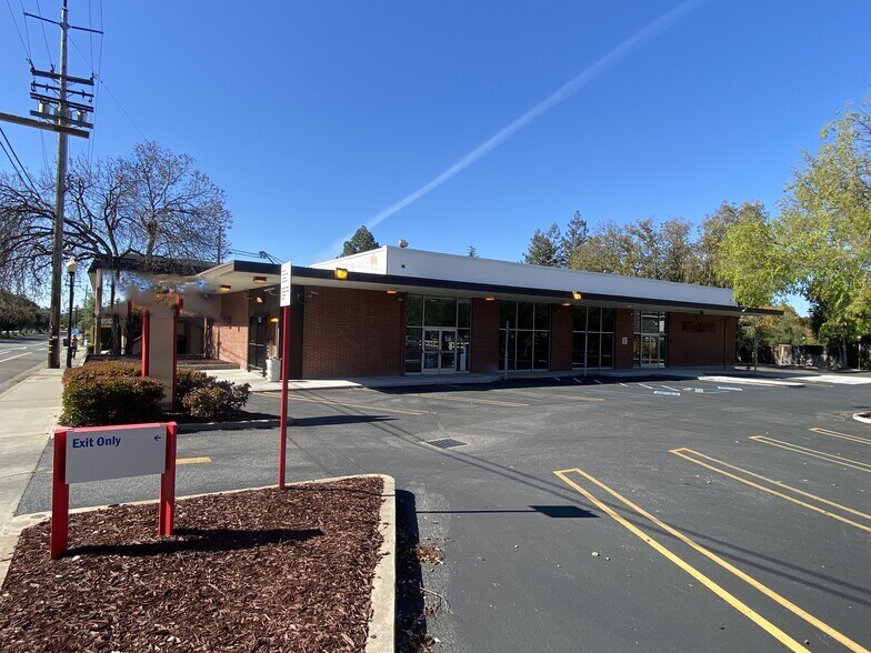 More Photos Of 901 Fremont Ave, Los Altos Bank For Sale