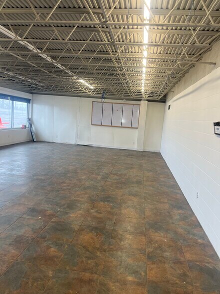 More Photos Of 7050 11th Ave SW, Rochester Warehouse For Sale