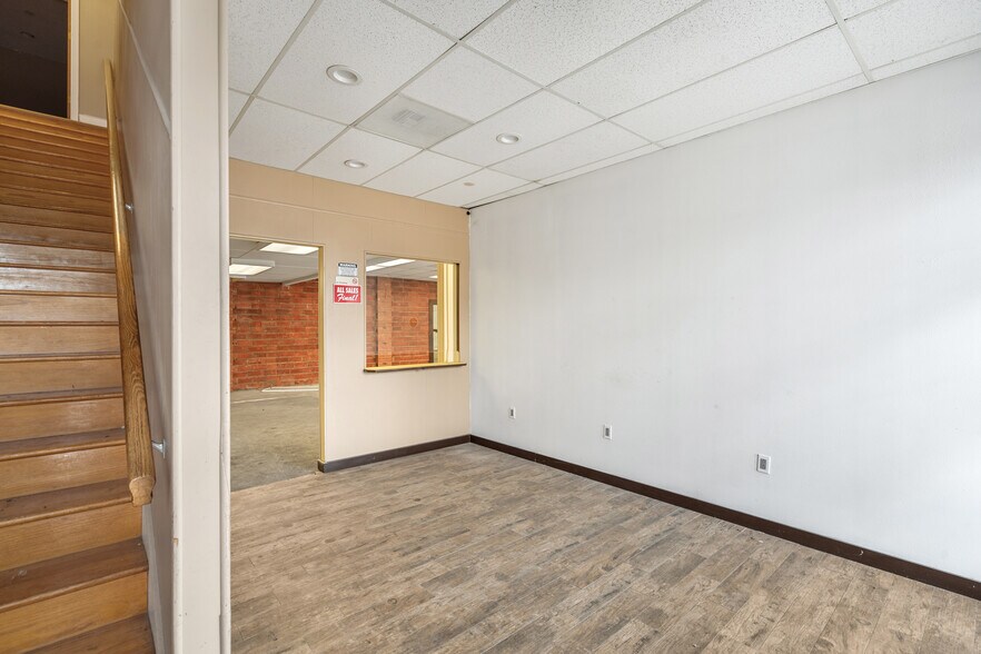 More Photos Of 5011 Navigation Blvd, Houston Warehouse For Lease