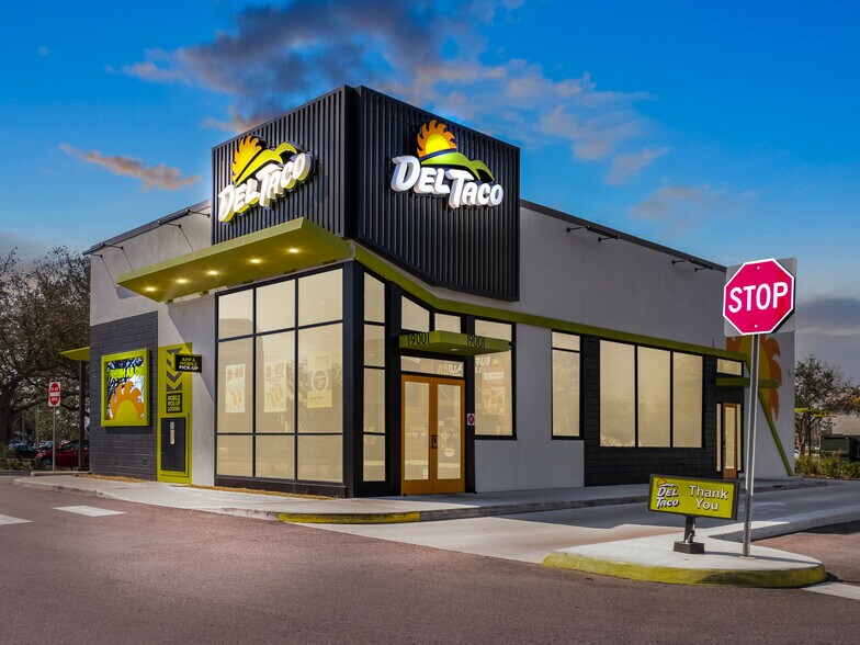 Primary Photo Of 19001 Murdock Cir, Port Charlotte Fast Food For Sale