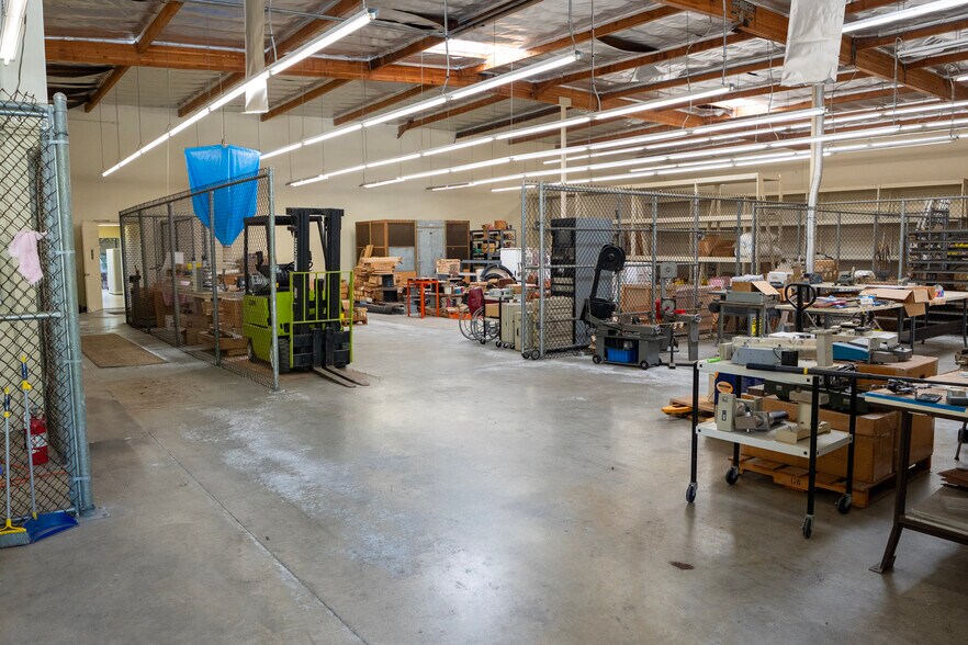 More Photos Of 3115 Kashiwa St, Torrance Manufacturing For Lease