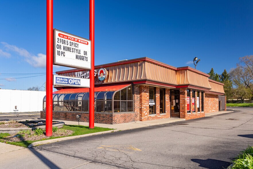 More Photos Of 3170 Elizabeth Lake Rd, Waterford Fast Food For Lease
