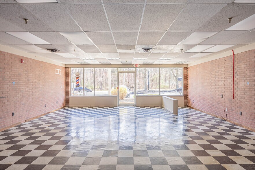 More Photos Of 439 Littleton Rd, Westford Unknown For Lease