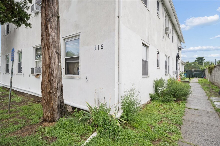 More Photos Of 115 N Barry Ave, Mamaroneck Apartments For Sale