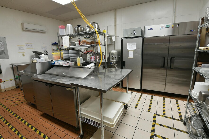 More Photos Of 239 Main St, Shelby Bar For Sale