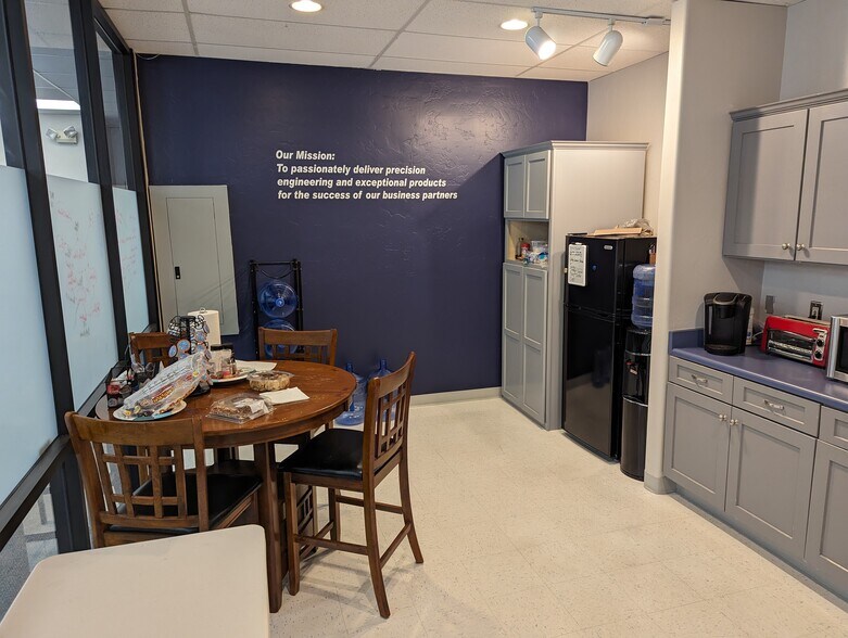 More Photos Of 180 W Magee Rd, Tucson Medical For Lease