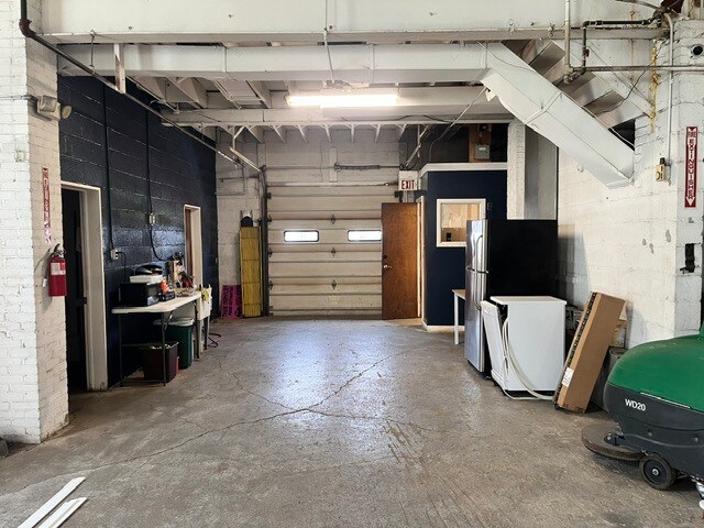 More Photos Of 1353 E 171st St, Cleveland Warehouse For Lease