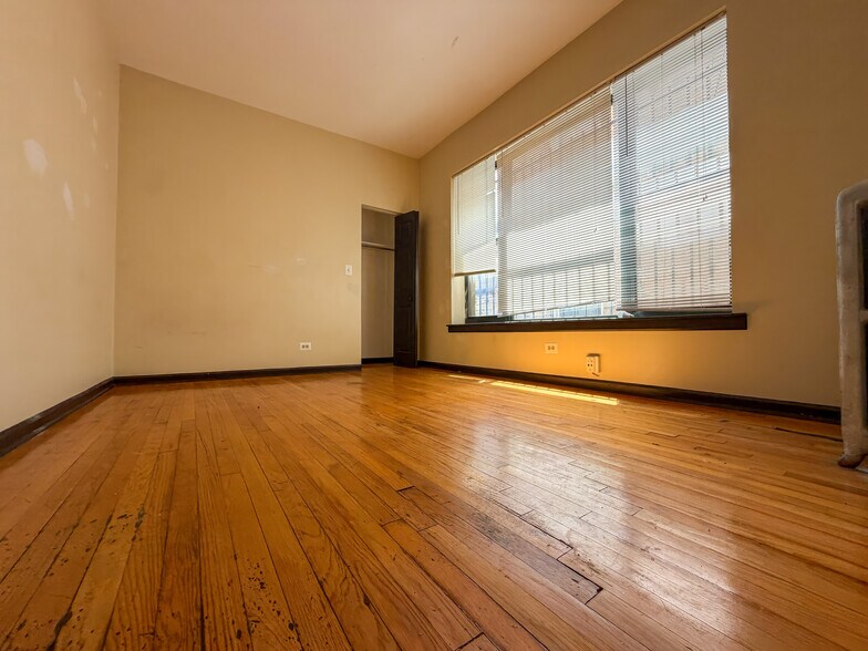 More Photos Of 5609 S Michigan Ave, Chicago Apartments For Sale