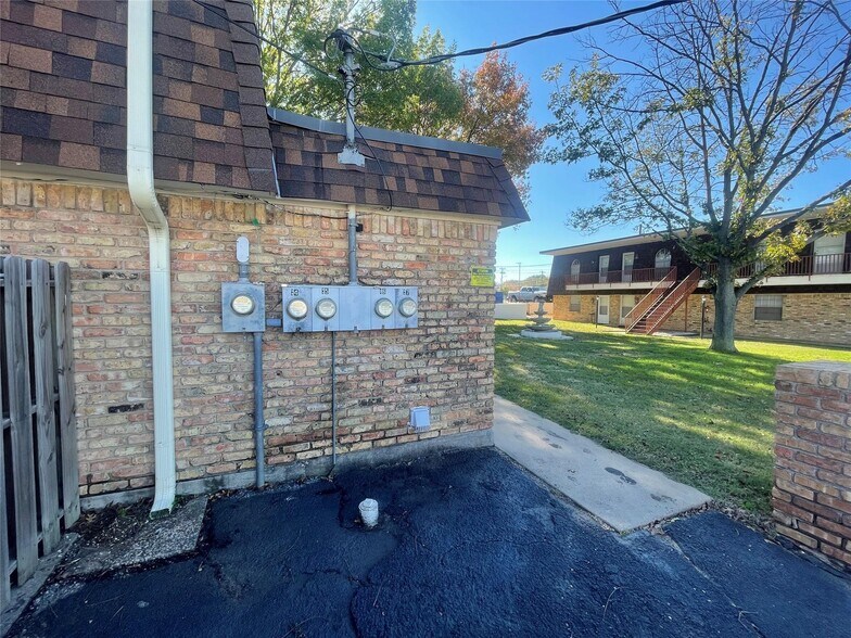 More Photos Of , Weatherford Multifamily For Sale