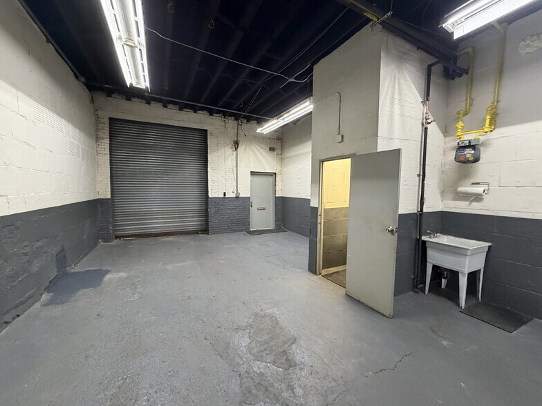 More Photos Of 746-752 E 133rd St, Bronx Warehouse For Lease