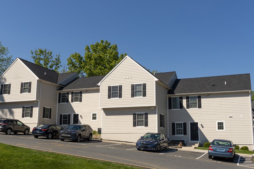 More Photos Of 118 New London Rd, Newark Apartments For Sale