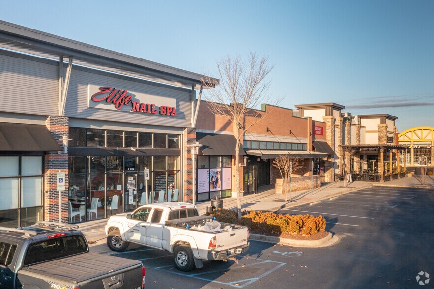 More Photos Of 1025 Woodruff Rd, Greenville Unknown For Lease