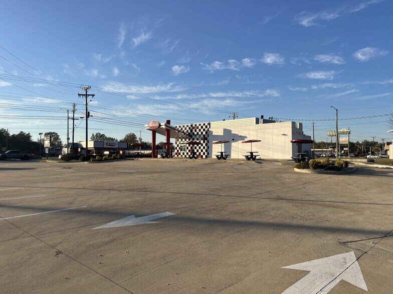 More Photos Of 6720 Highway 45 Alt S, West Point Restaurant For Sale