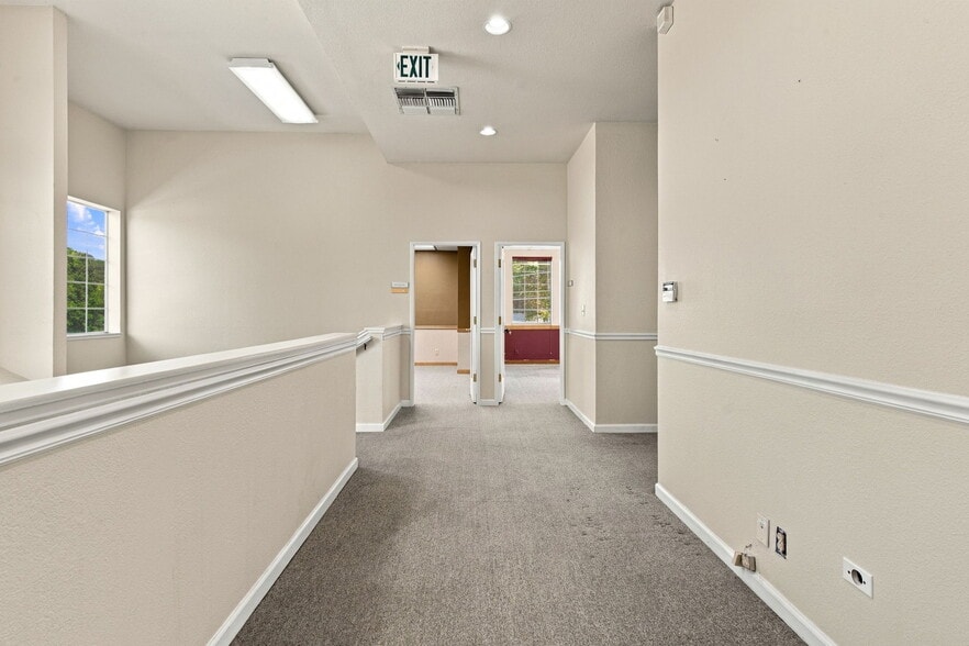 More Photos Of 403 W 11th St, Tracy Office For Sale
