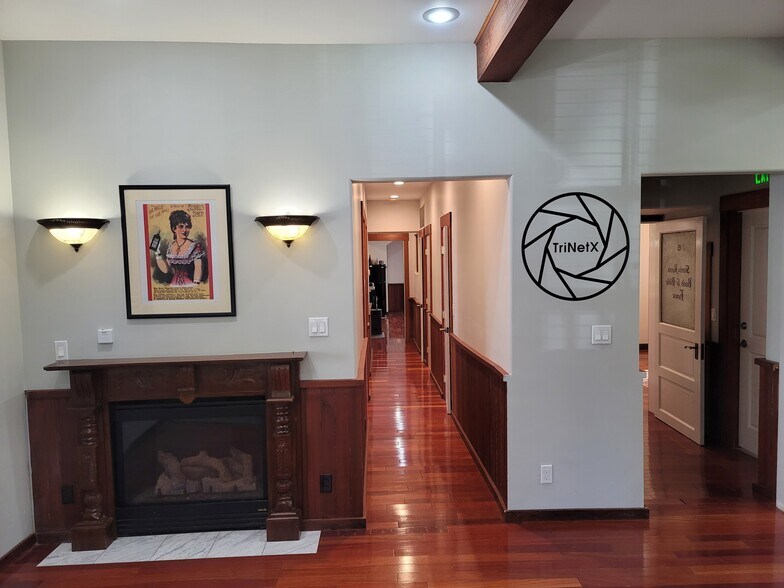More Photos Of 230 Center St, Healdsburg Office For Lease