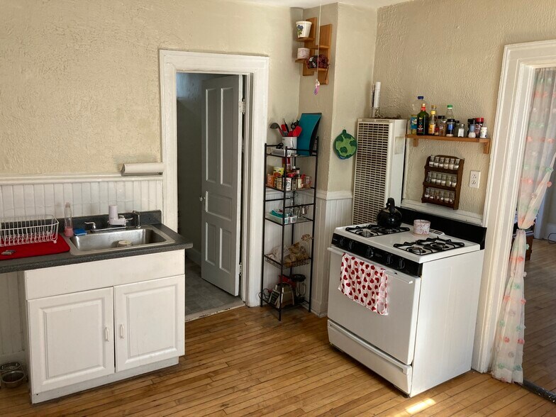 More Photos Of 2951 N Fratney St, Milwaukee Apartments For Sale