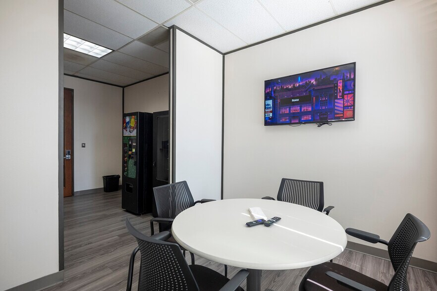 More Photos Of 4545 Post Oak Pl, Houston Office For Lease