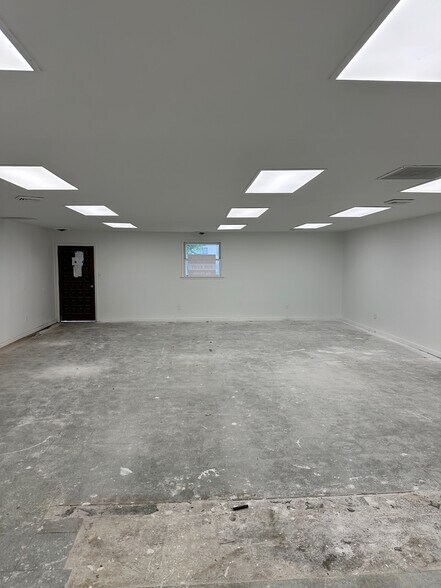 More Photos Of 110 Trenton Ave, Barrington Medical For Lease