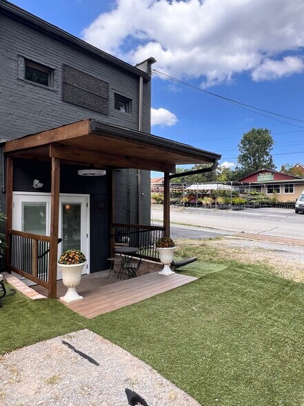 More Photos Of 1004 W Broadway Ave, Maryville Office For Lease