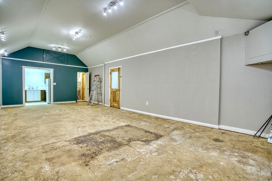 More Photos Of 422-424 Main St, Lyons Storefront For Sale