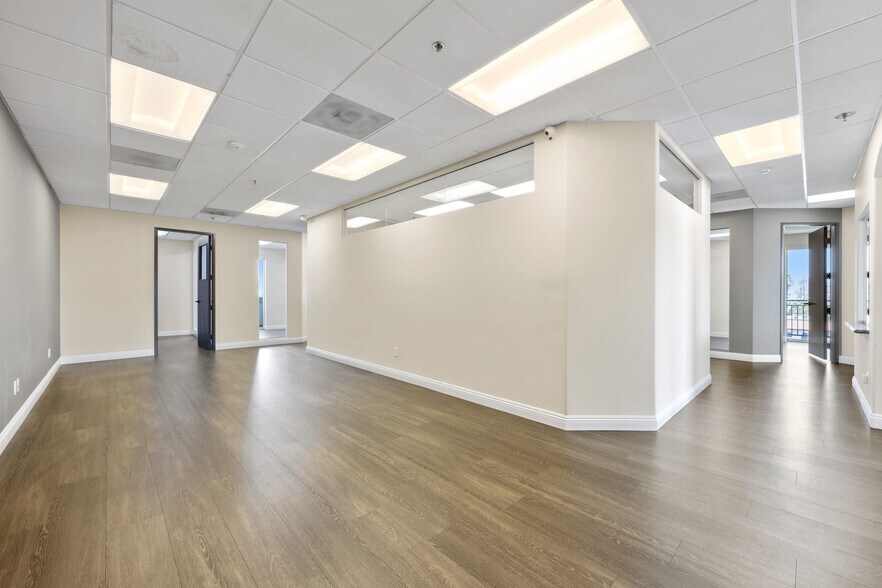 More Photos Of 950 Boardwalk, San Marcos Office For Sale