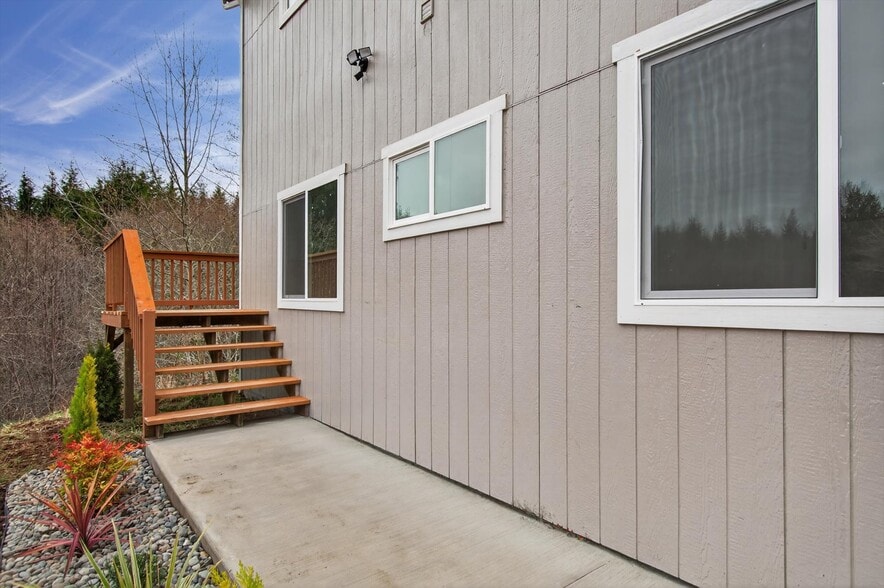 More Photos Of 11 Sun Crest Ln, Cathlamet Multifamily For Sale