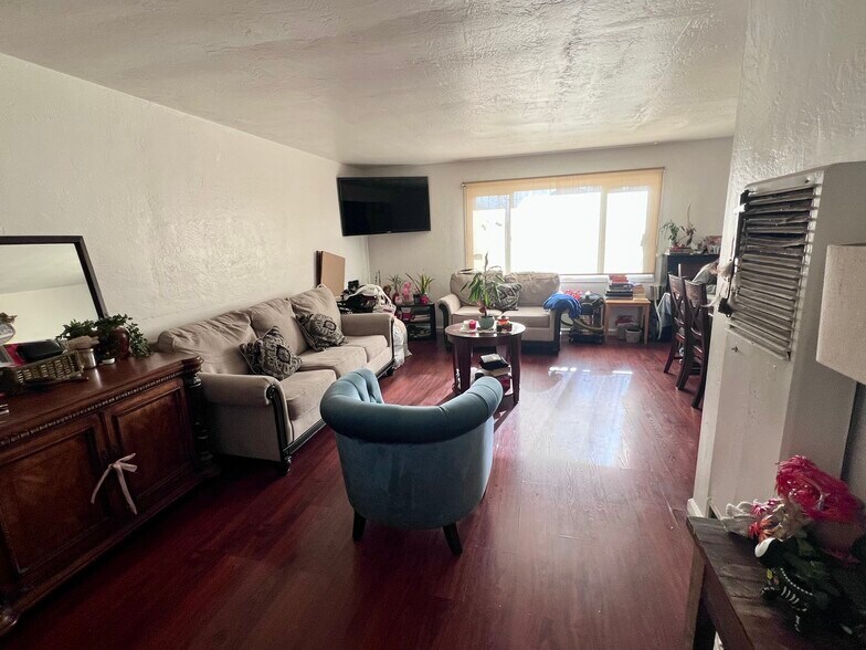 More Photos Of 24045-24047 Mission Blvd, Hayward Storefront Retail Residential For Sale