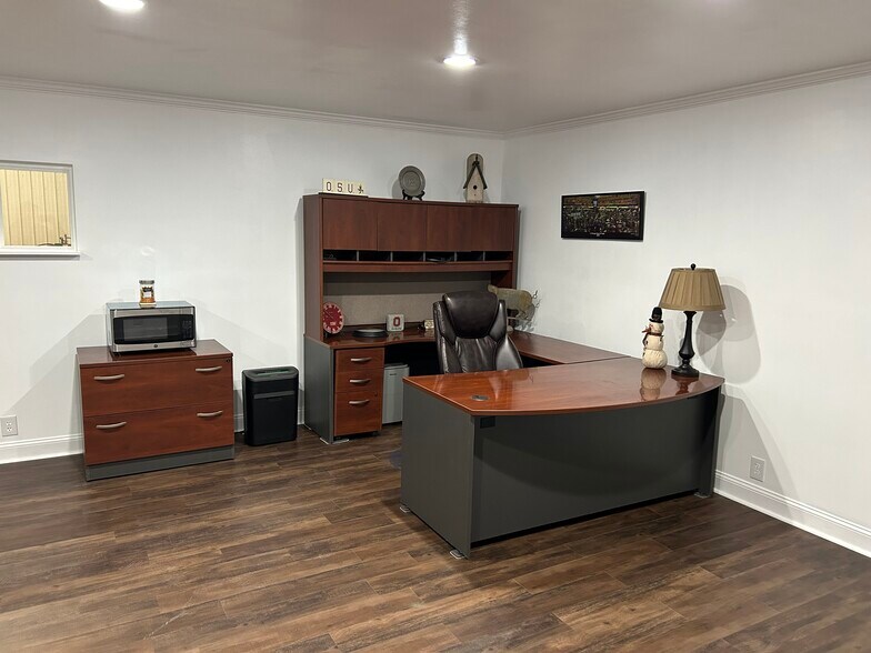 More Photos Of 7754 S State Route 73, Wilmington Flex For Lease