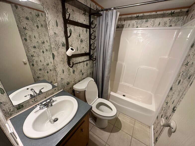 More Photos Of 711 Birch Ln, Billings Manufactured Housing Mobile Home Park For Sale