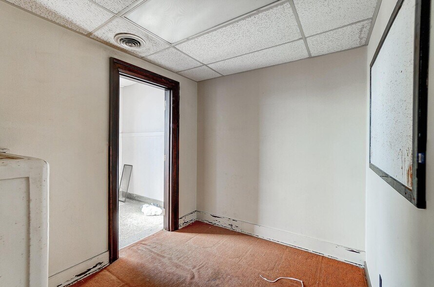 More Photos Of 311 S Main St, Celina Office For Sale