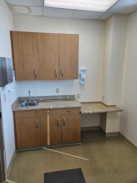 More Photos Of 8337 Us-72 Hwy, Madison Medical For Lease