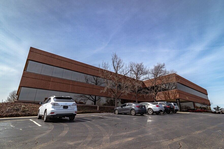 More Photos Of 7615 E 63rd Pl, Tulsa Office For Sale