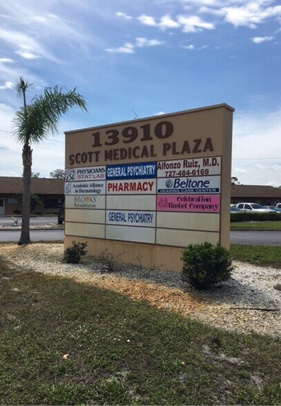 More Photos Of 13910 Fivay Rd, Hudson Medical For Lease