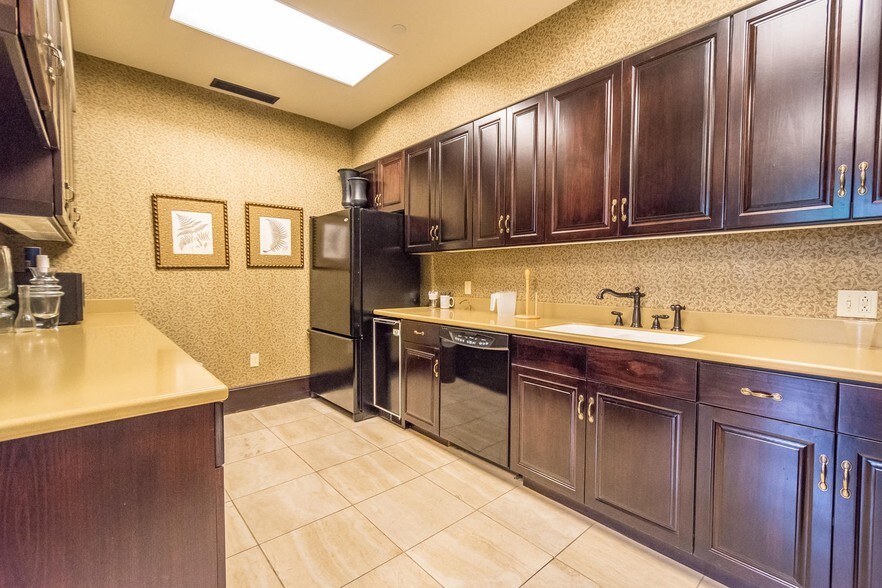 More Photos Of 1600 W Bloomfield Rd, Bloomington Medical For Sale