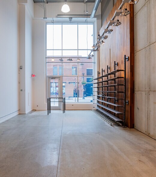 More Photos Of 3008 Hennepin Ave, Minneapolis Storefront For Lease