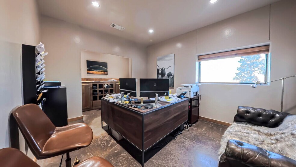 More Photos Of 2901 Lafayette Ln, Amarillo Warehouse For Sale