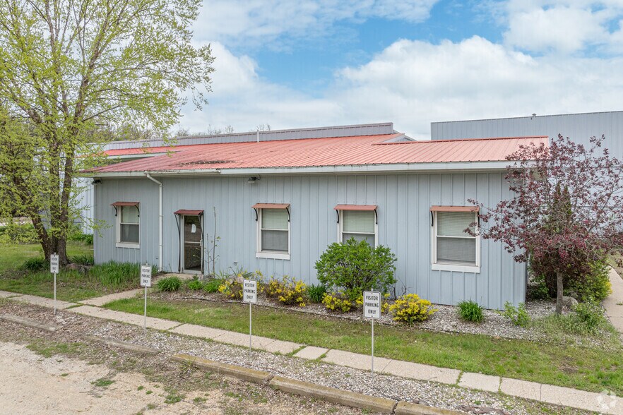 More Photos Of 1341 E Pine Hill Ave, White Cloud Manufacturing For Lease