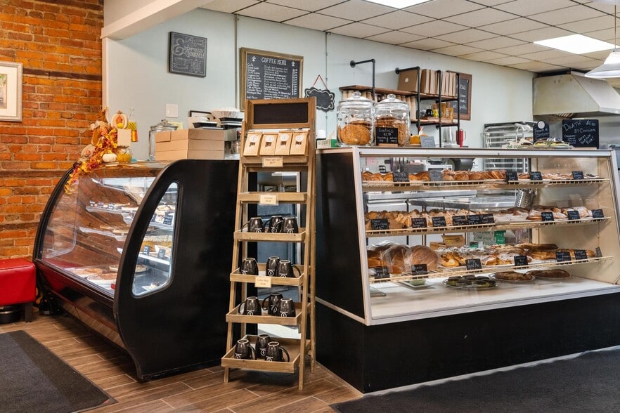 More Photos Of 110 S Lake St, Boyne City Restaurant For Sale