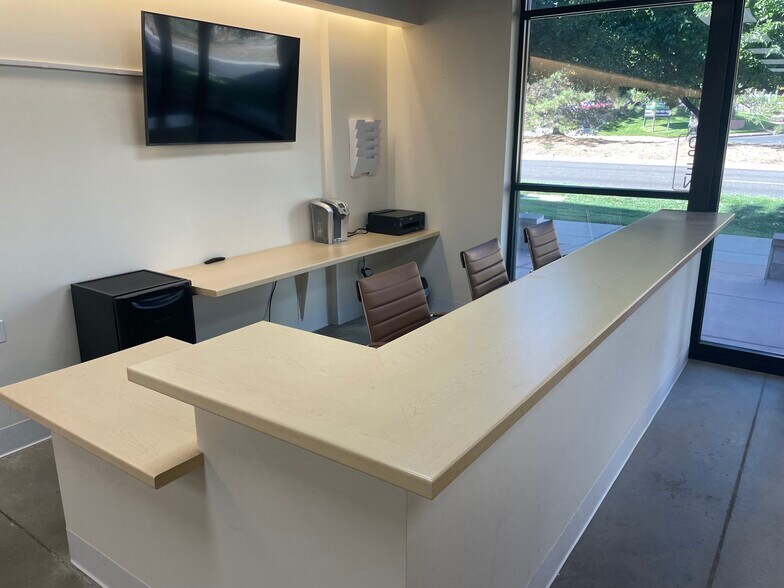 More Photos Of 180 S Union Blvd, Lakewood Storefront For Lease