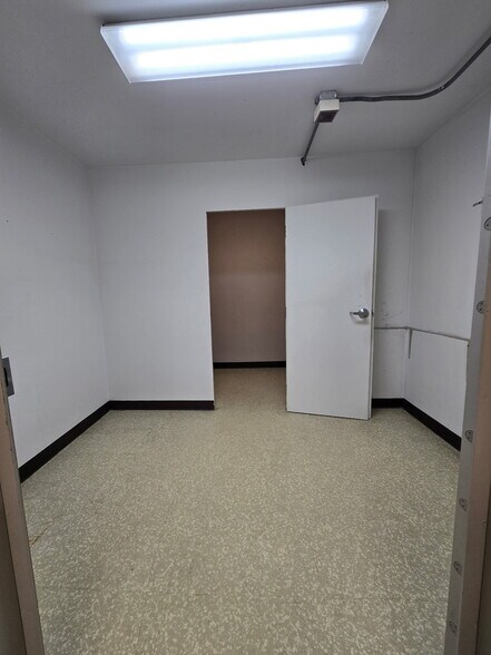 More Photos Of 204 E State St, Botkins Office For Lease