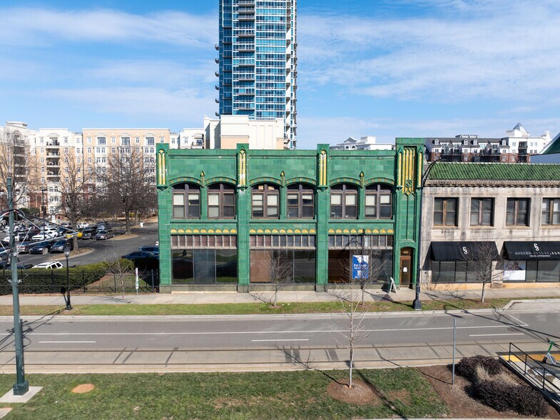 More Photos Of 402 W Trade St, Charlotte Office For Lease
