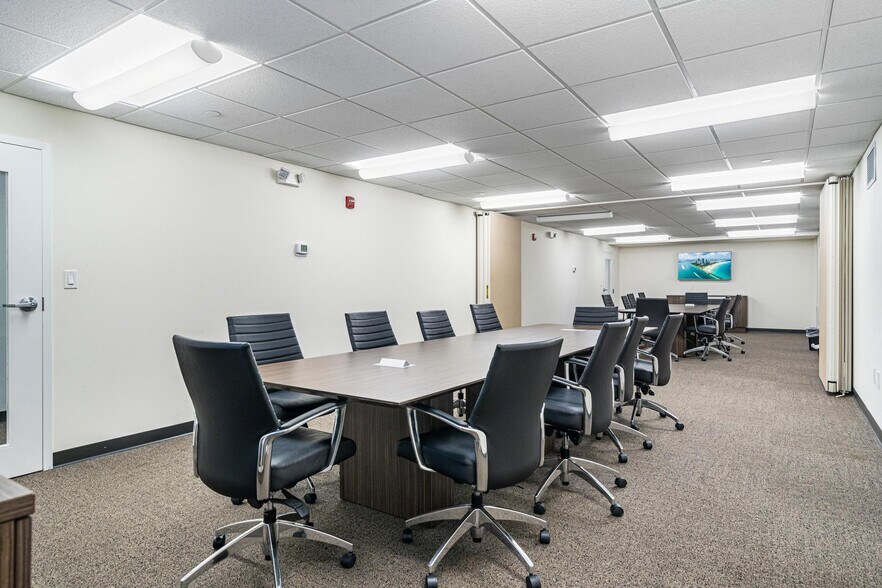 More Photos Of 2455 E Sunrise Blvd, Fort Lauderdale Loft Creative Space For Sale