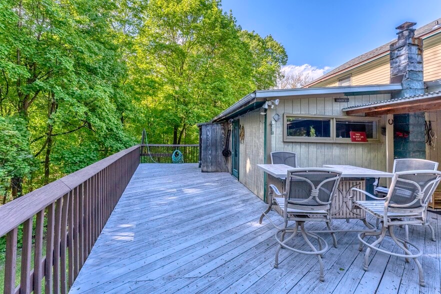 More Photos Of 1520 Broadway, Esopus Freestanding For Sale