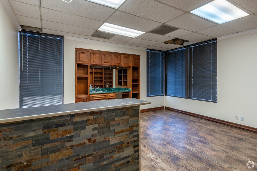 More Photos Of 171 S Anita Dr, Orange Medical For Lease